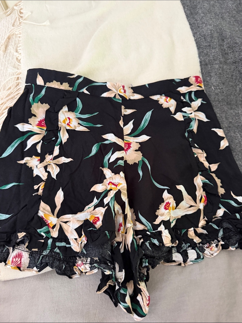 Zara Black Floral Ruffle-Hem Skort with Green Leaf Accents